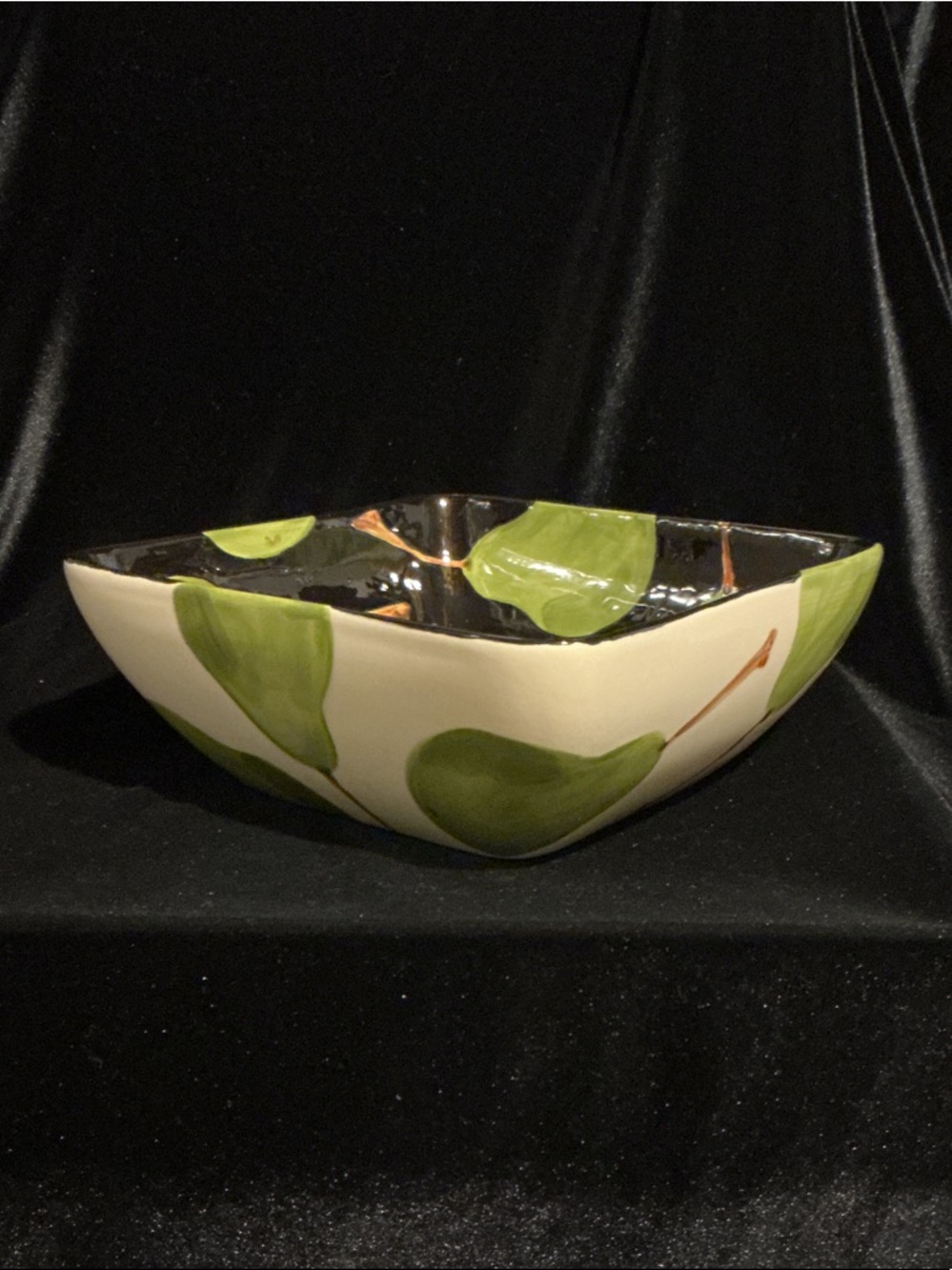 Hand-Painted Green Leaf Ceramic Decorative Bowl